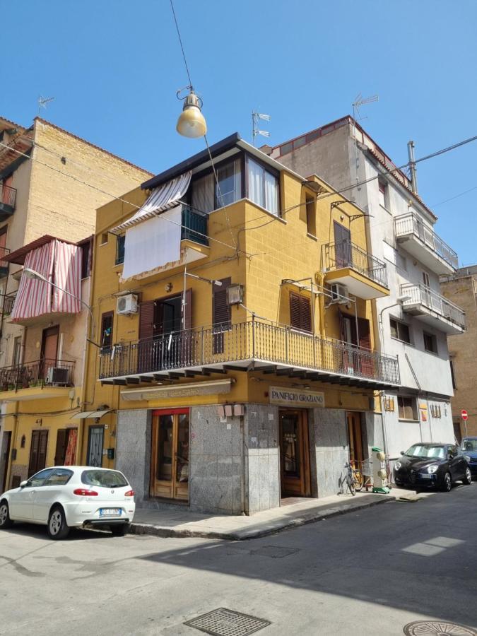 L'Angolo Dei Barcaioli Apartment Palermo Luaran gambar
